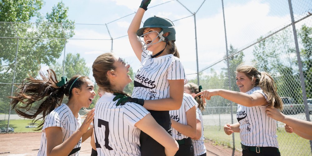 Softball Success: The Nutrition Guide for Parents and Young Athletes